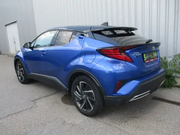 Car image 5