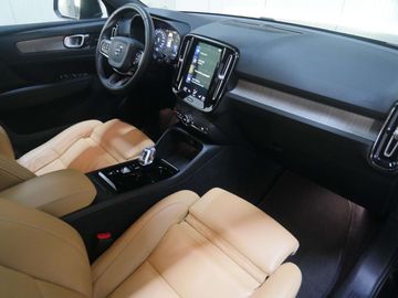 Car image 30