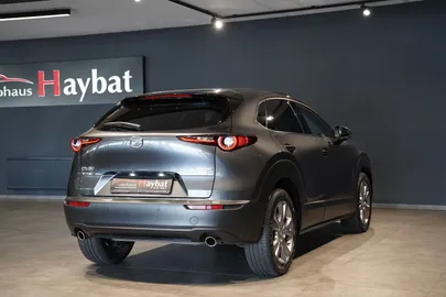 Car image 4