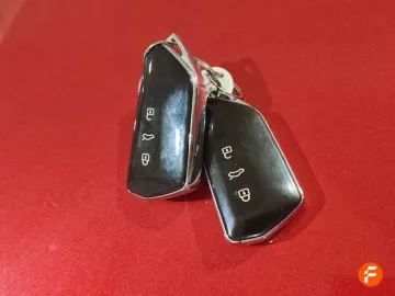 Car image 32