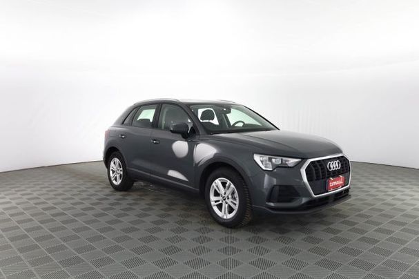 Audi Q3 35 TDI S tronic Business 110 kW image number 2