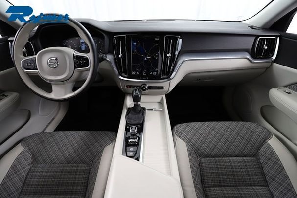 Volvo V60 D4 Momentum 140 kW image number 4