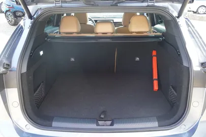 Car image 28