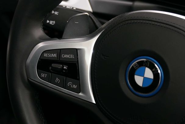 BMW 330 e Touring 215 kW image number 13