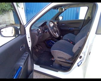 Car image 12