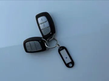 Car image 37