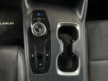 Car image 29