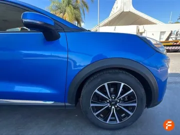 Car image 30