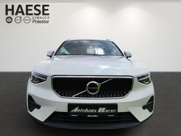 Volvo XC40 B3 Core 120 kW image number 3