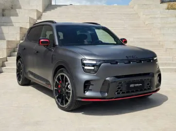 Car image 3