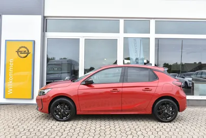 Car image 5