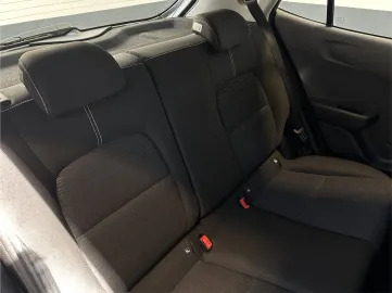 Car image 27