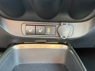 Car image 29