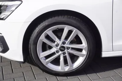 Car image 31