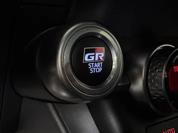 Car image 28