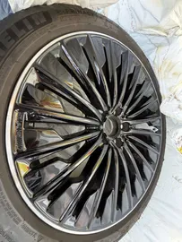 Car image 30
