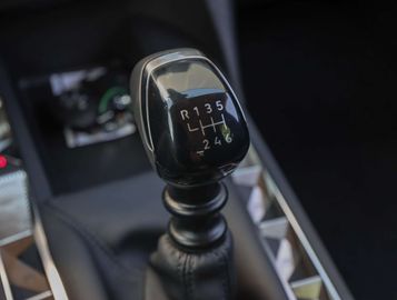 Car image 30