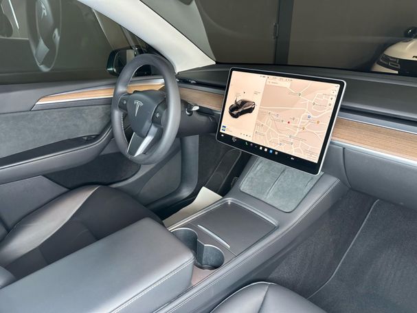 Tesla Model Y Long Range AWD 366 kW image number 25