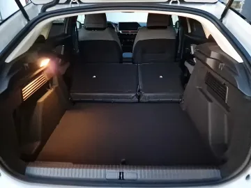 Car image 37