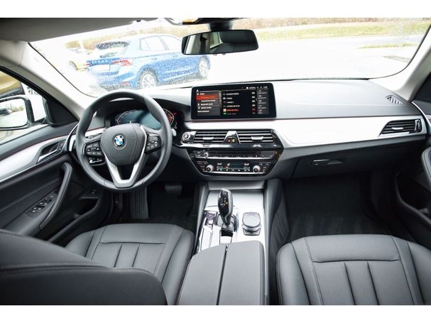 BMW 520d Touring 140 kW image number 20