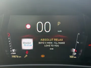 Car image 32