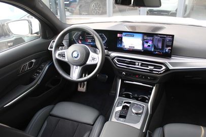 Car image 37