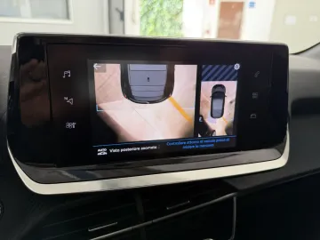 Car image 32