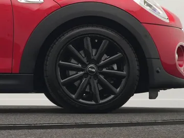 Car image 49