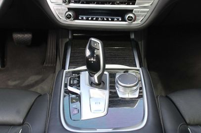 Car image 48