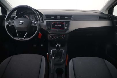 Car image 12