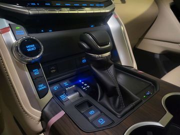 Car image 26