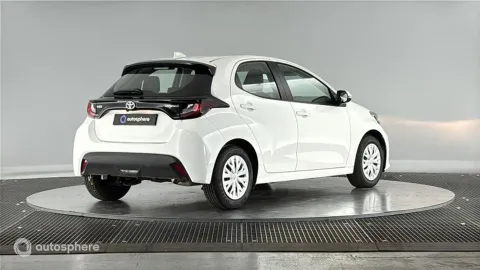 Car image 4