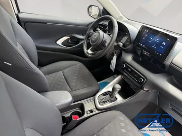 Car image 14