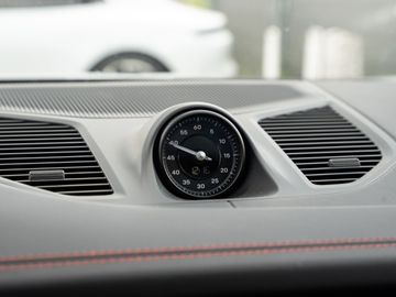 Car image 37