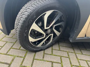 Car image 29