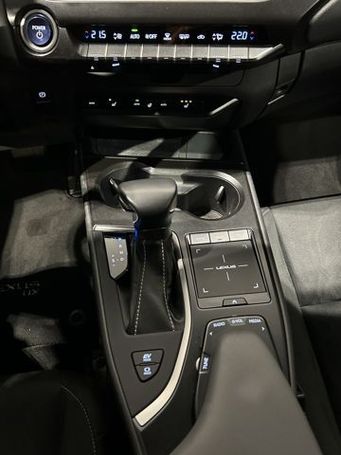 Lexus UX 250h 135 kW image number 23