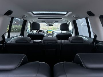 Car image 33