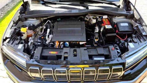 Car image 27