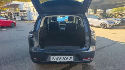 Car image 32