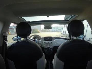 Car image 15