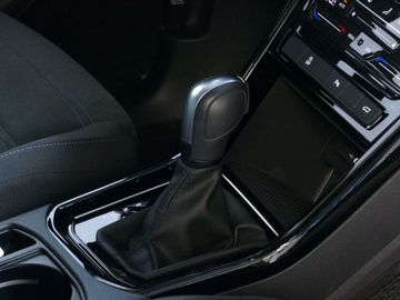 Car image 30