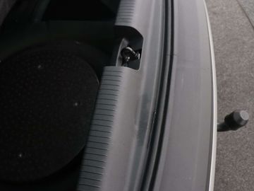 Car image 38