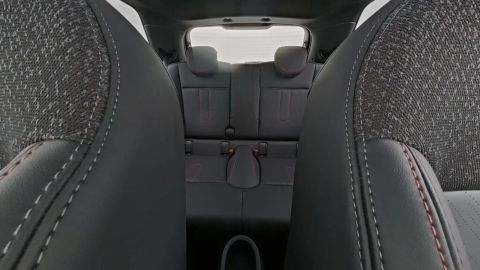 Car image 26
