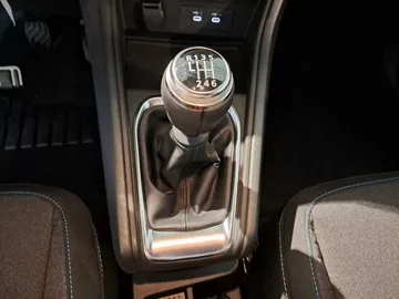 Car image 23