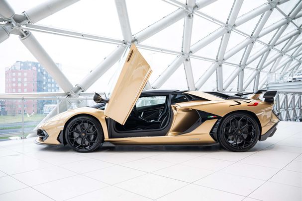 Lamborghini Aventador Roadster SVJ 566 kW image number 6