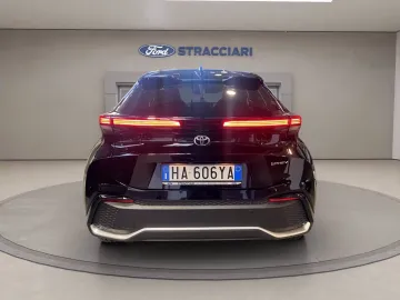 Car image 5