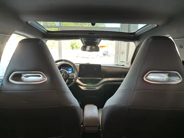 Car image 29