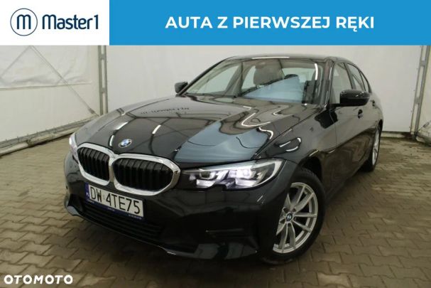 BMW 320d xDrive Advantage 140 kW image number 1