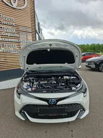 Car image 18