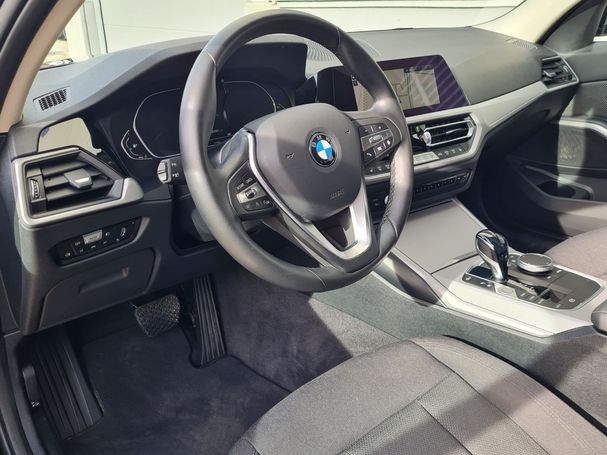 BMW 330 e Touring Advantage xDrive 215 kW image number 6